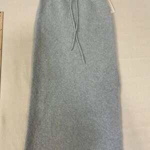 Cozy gray knit midi skirt